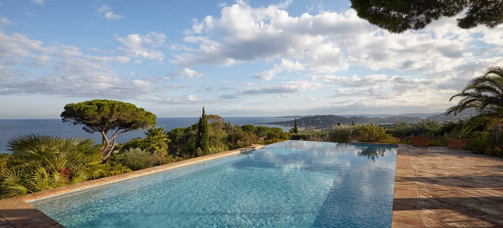 ВИЛЛА ТУПИН — luxury villa rental in Saint-Tropez | Cyrus International