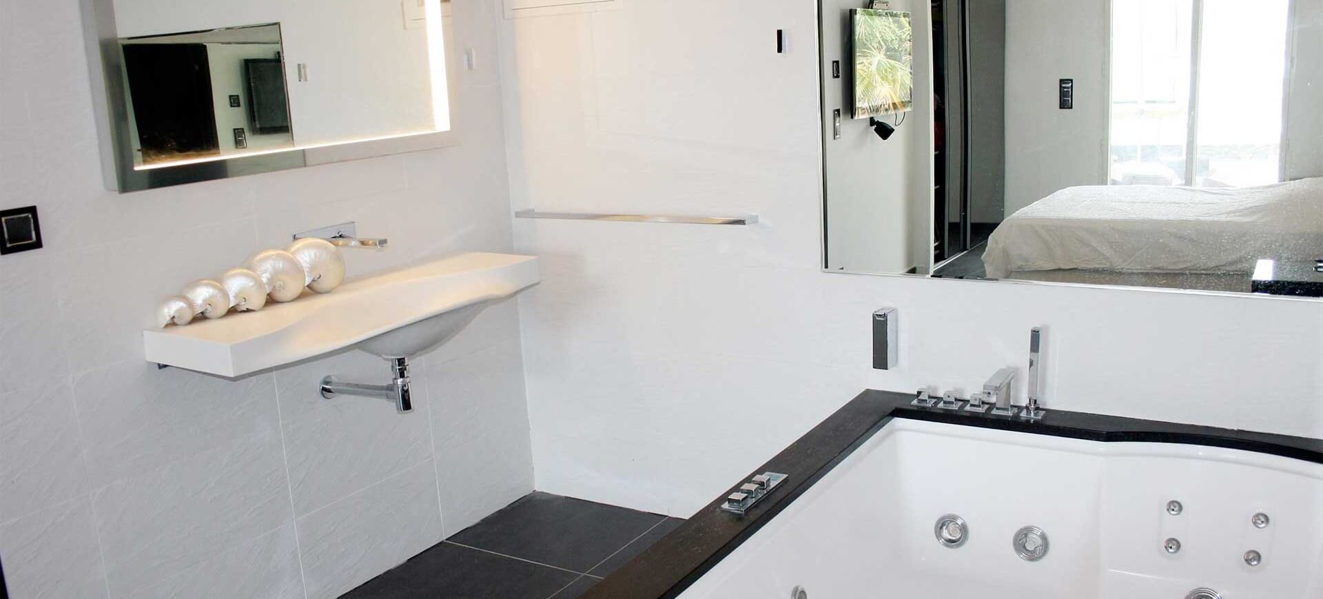 Bathroom at Villa Les Sardinaux, Saint-Tropez / Sainte-Maxime