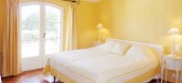 yellow-bedroom-