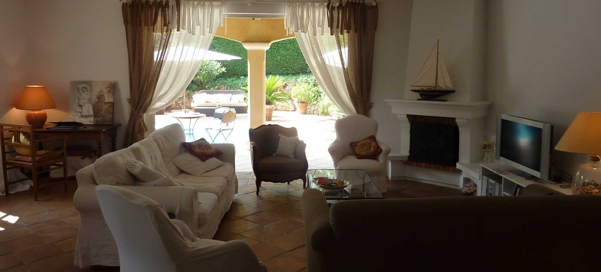Living room at Villa Moulin, Saint-Tropez