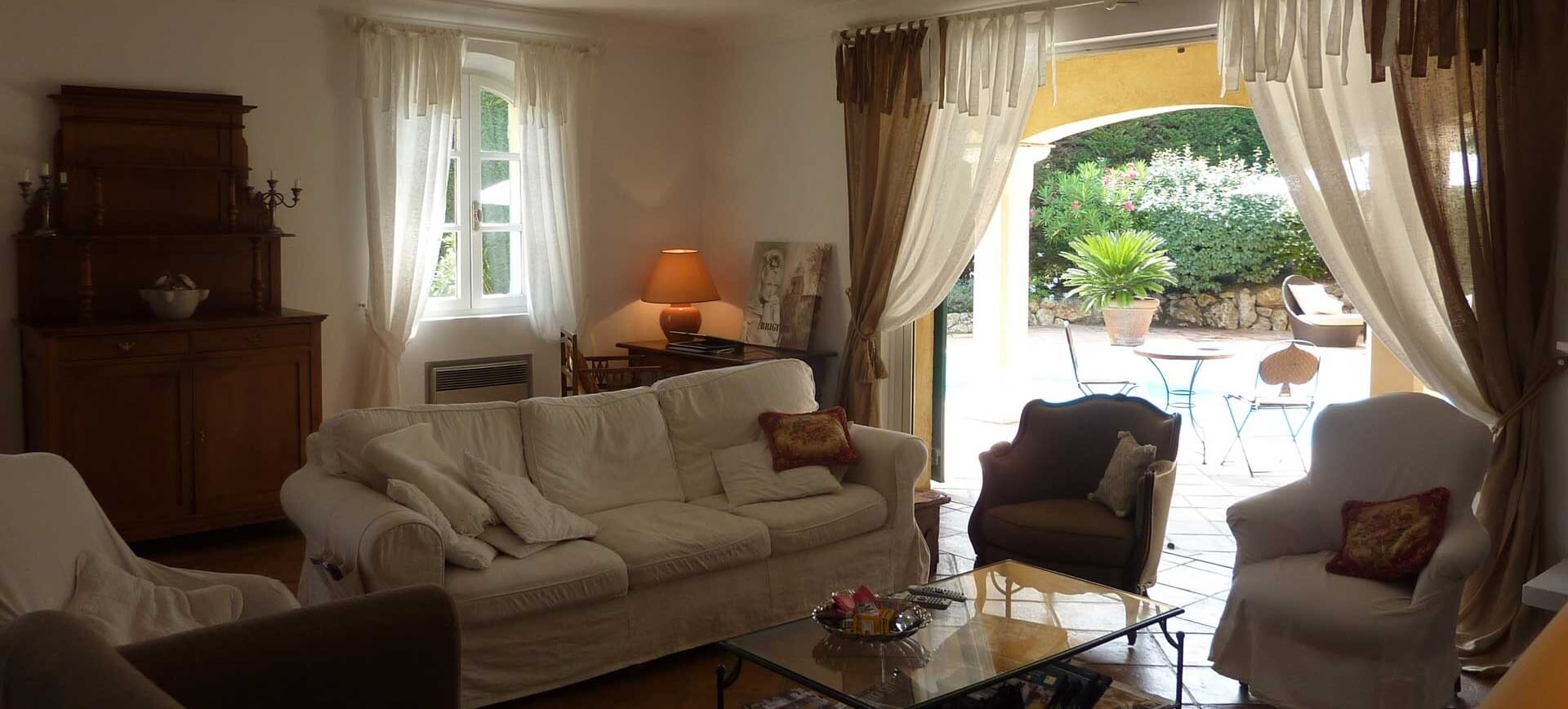 Living room at Villa Moulin, Saint-Tropez