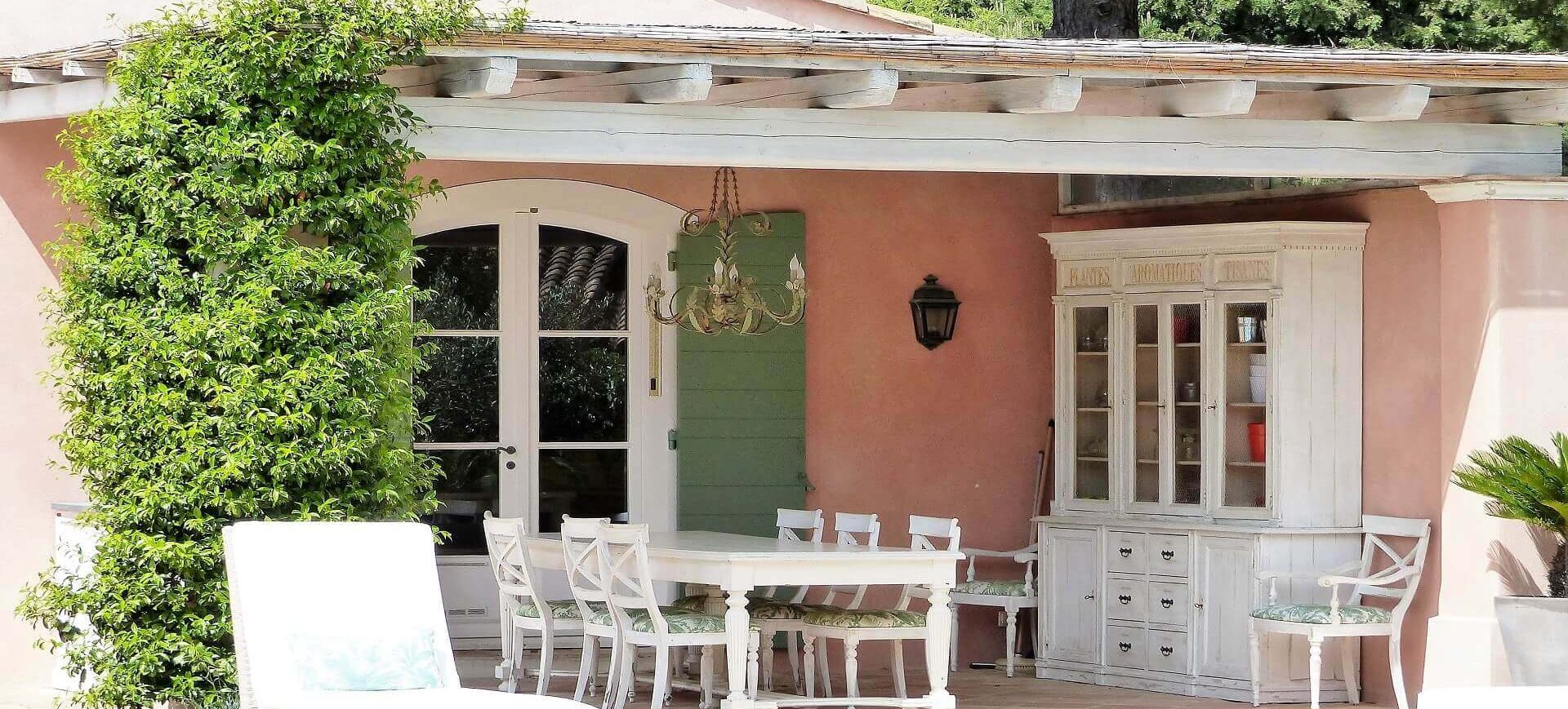 Dining area at Villa Madeleine, Ramatuelle