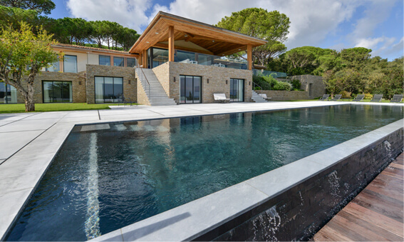 Beach villa in South of France