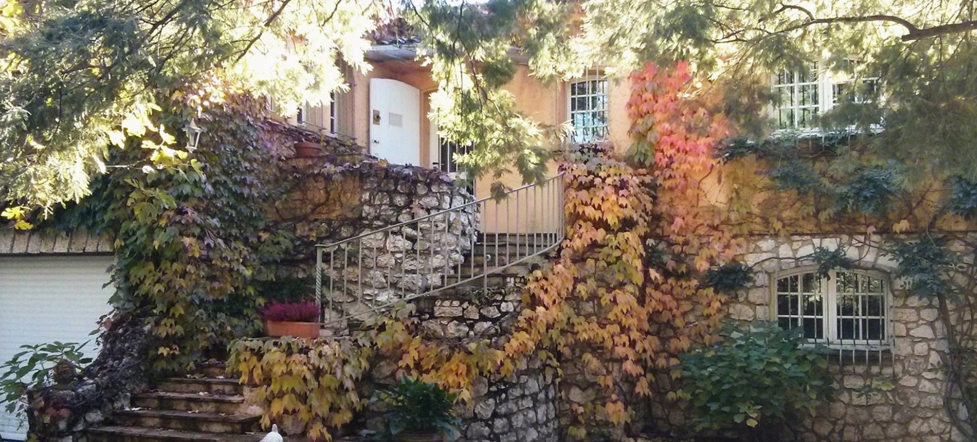 Outdoor lounge at Villa L'Occitane, Saint-Tropez