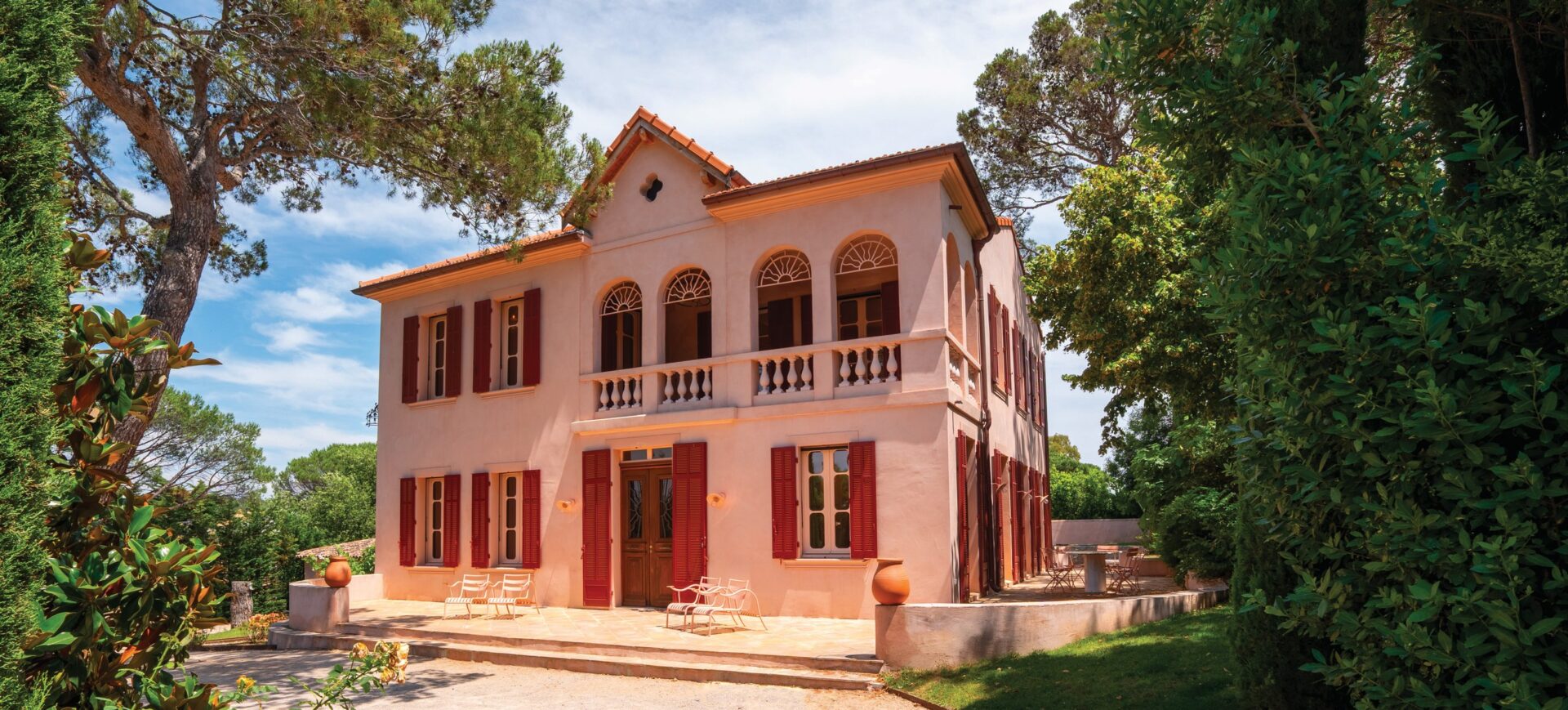 Villa Riviera Rose — luxury villa rental in Saint-Tropez | Cyrus Villas