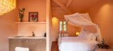 villa-riviera-rose-saint-tropez-studio-canopy-bed